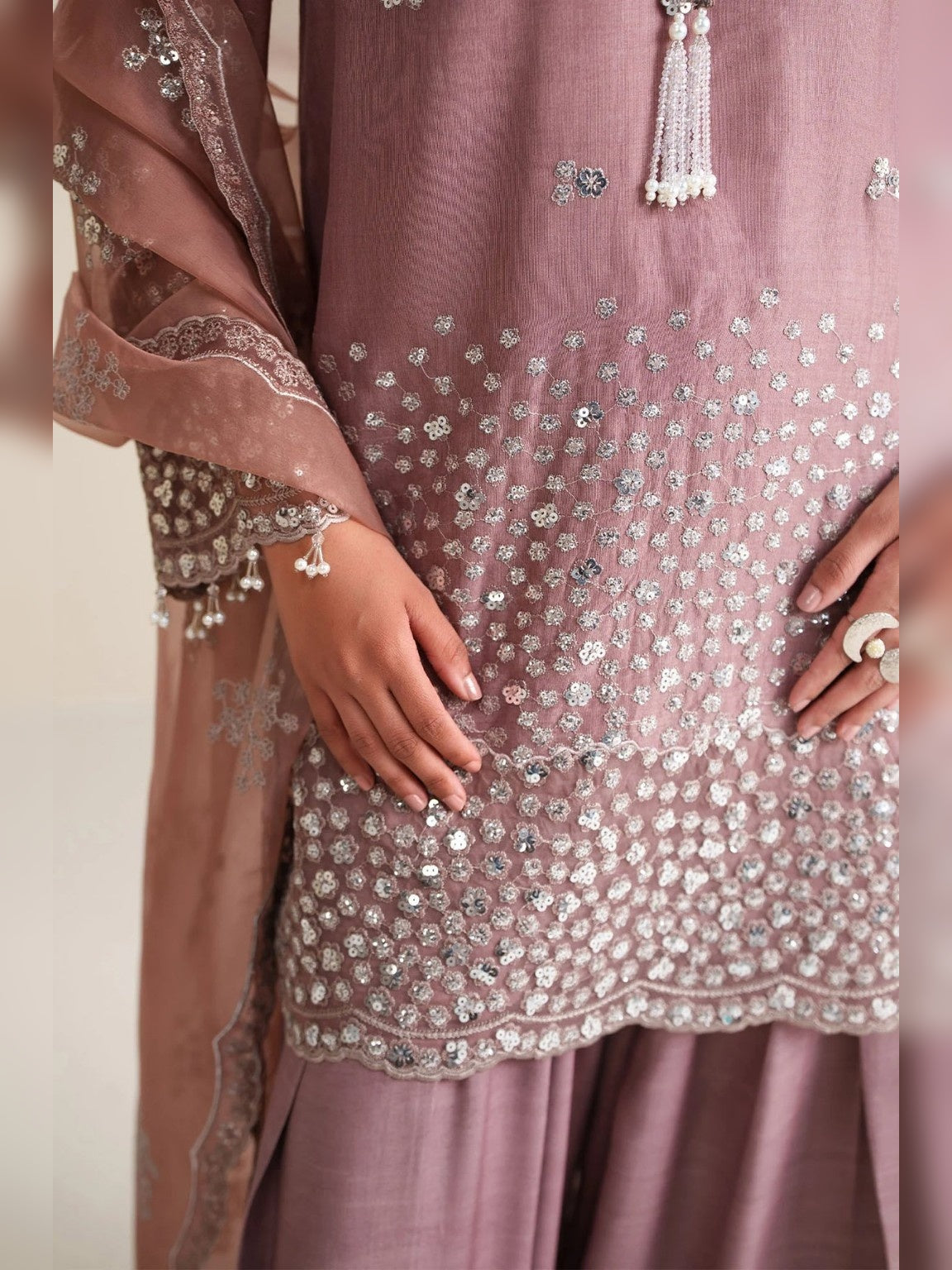Cross Stitch Replica cotton silk suit silver mirror embroidery close-up
