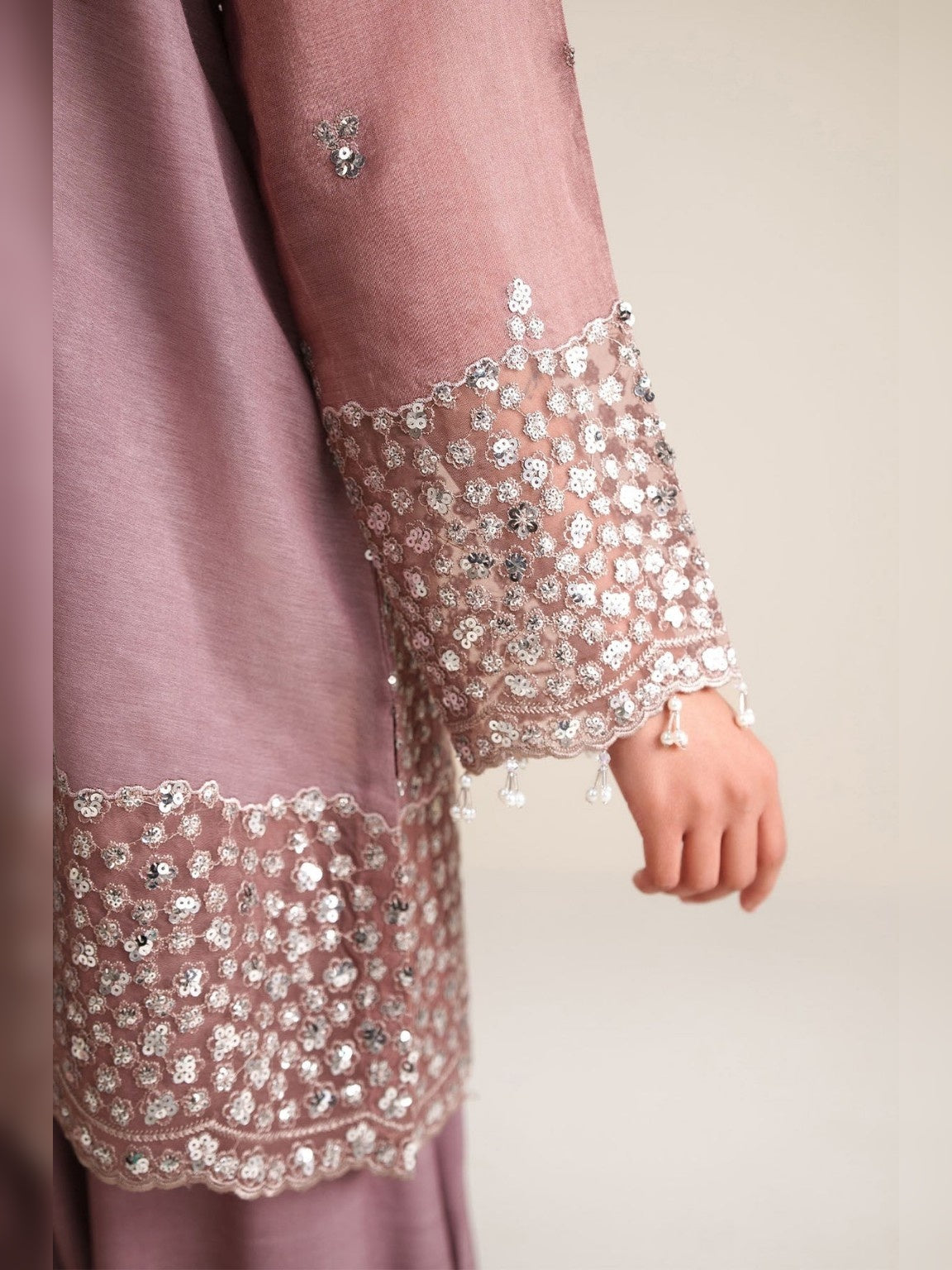 Cross Stitch Replica cotton silk suit sequin cuff embroidery close-up