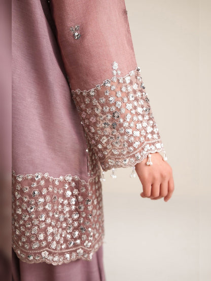 Cross Stitch Replica cotton silk suit sequin cuff embroidery close-up