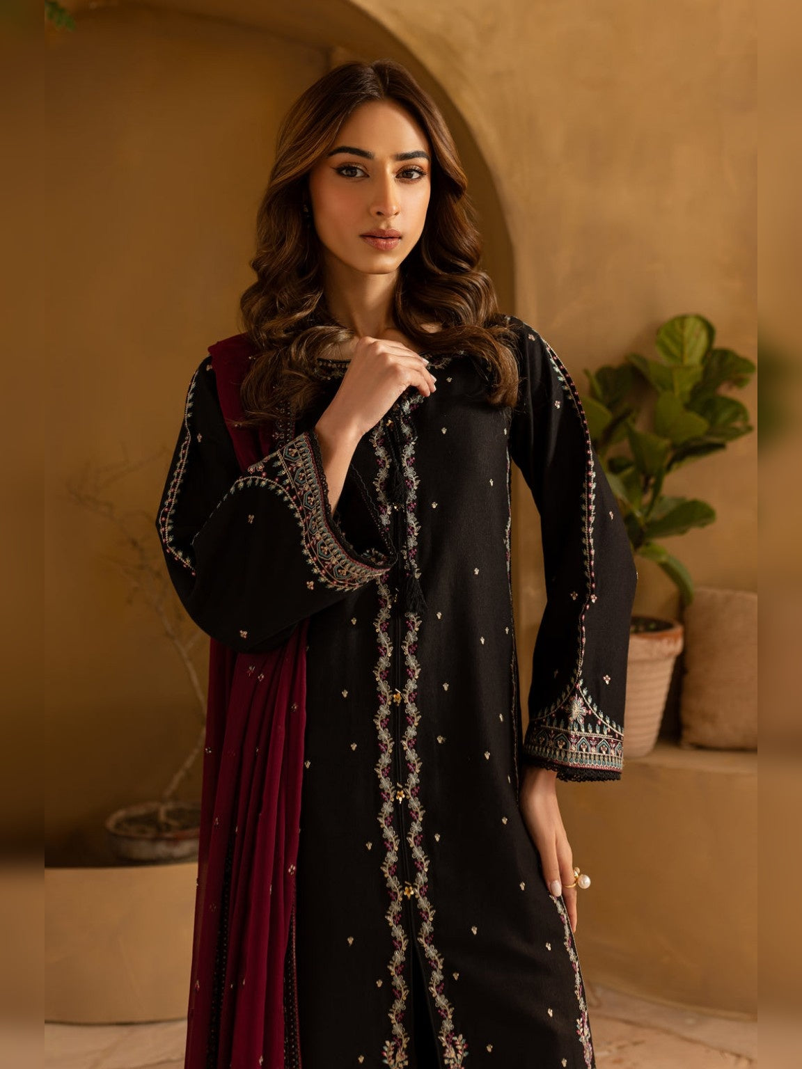 Batik Replica black cotton silk suit embroidered sleeve detail